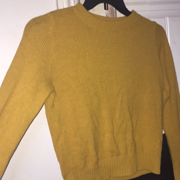 Yellow sweater - Picture 2 of 2